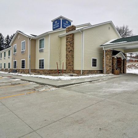 Cobblestone Hotel & Suites - Punxsutawney Bagian luar foto