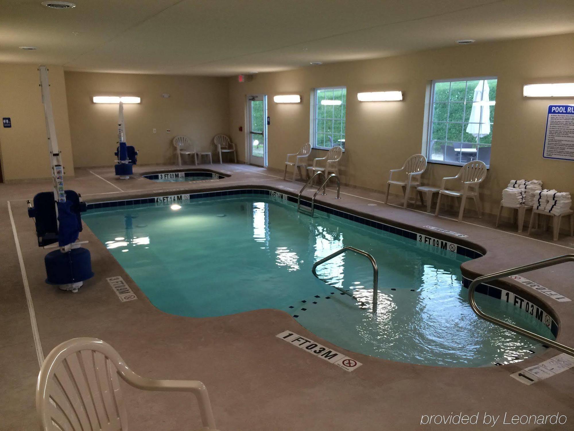 Cobblestone Hotel & Suites - Punxsutawney Bagian luar foto